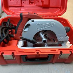 Milwaukee Professional Circular Saw