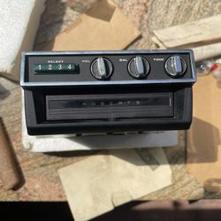 Roberts Súper Mini Compact 8-track Car Stereo