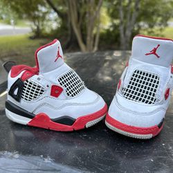 Kids Retro Air Jordan 4’s (Size 6C)