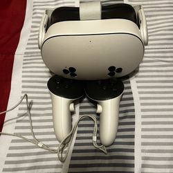 Oculus Quest 3S (with Charger)