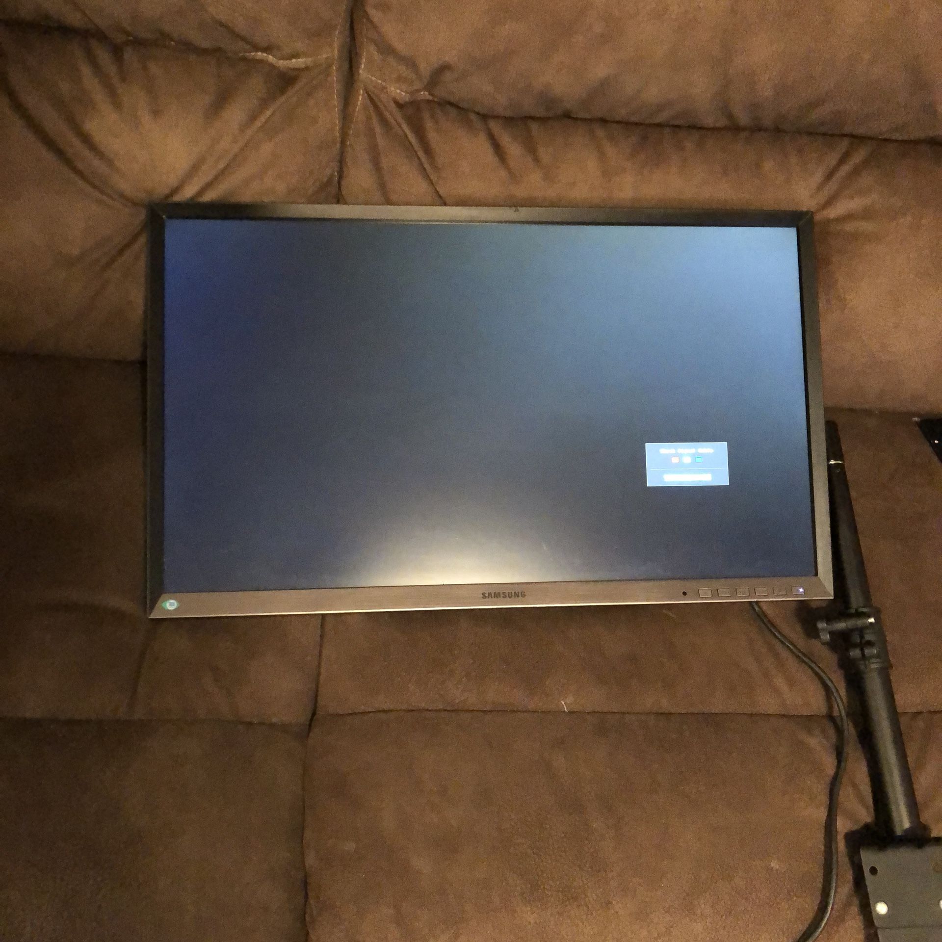 27” Professional Business Monitor S27D850T with WQHD Resolution