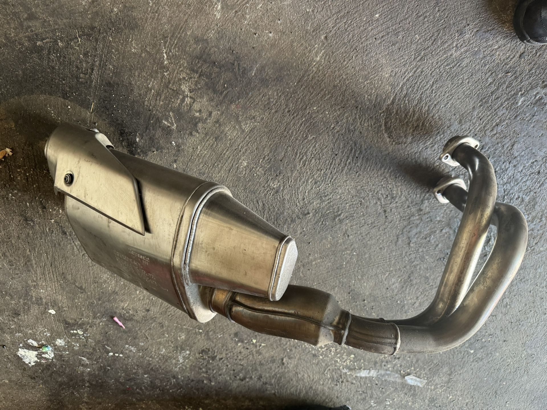 Kawasaki Ninja 650 17-22 Stock Exhaust