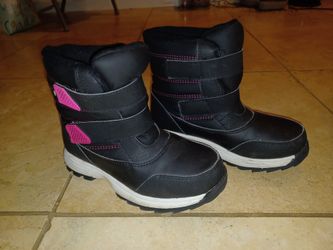 $19 NEW Snow Boots: Women US Size 3, MX Size 22