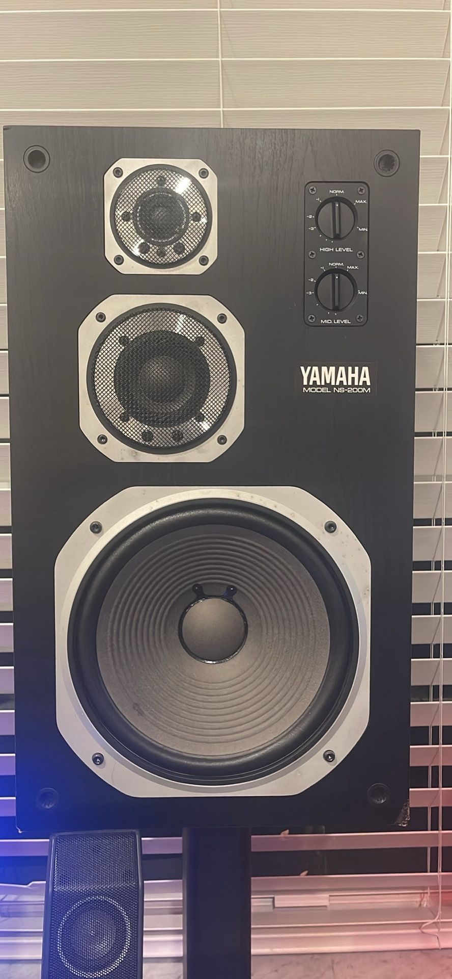 Yamaha NS-200M Speaker Pair 