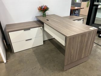 Modern executive L-shaped desk