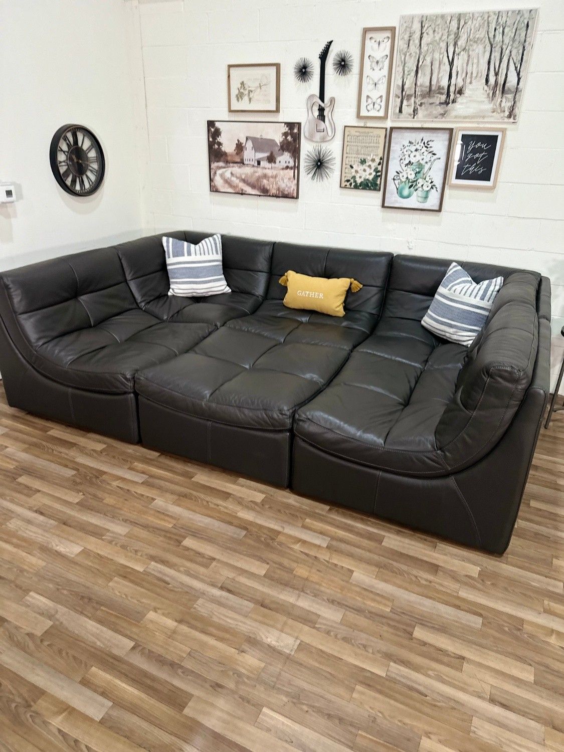 Z Gallerie Convo Leather Sectional Sofa💎 - Free Delivery 🚛