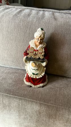 MRS CLAUS GINGERBREAD 