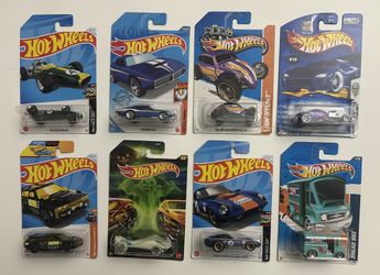 Hot Wheels - Random Group - 8 Vehicles 