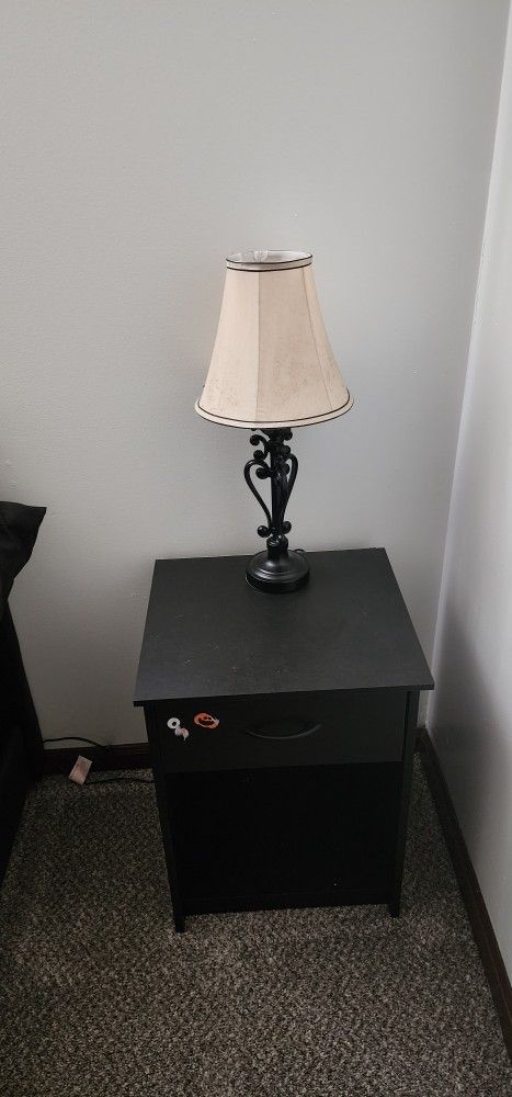 Nightstands With Lamps