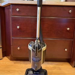 Shark Cordless Vacuum 