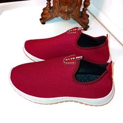 Unisex Solid Slip On Sneakers Comfy Non Slip Soft Sole Shoes for Men & Women