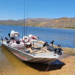 1986 Basstracker  Tournament  17ft 50 Hp YAMAHA 