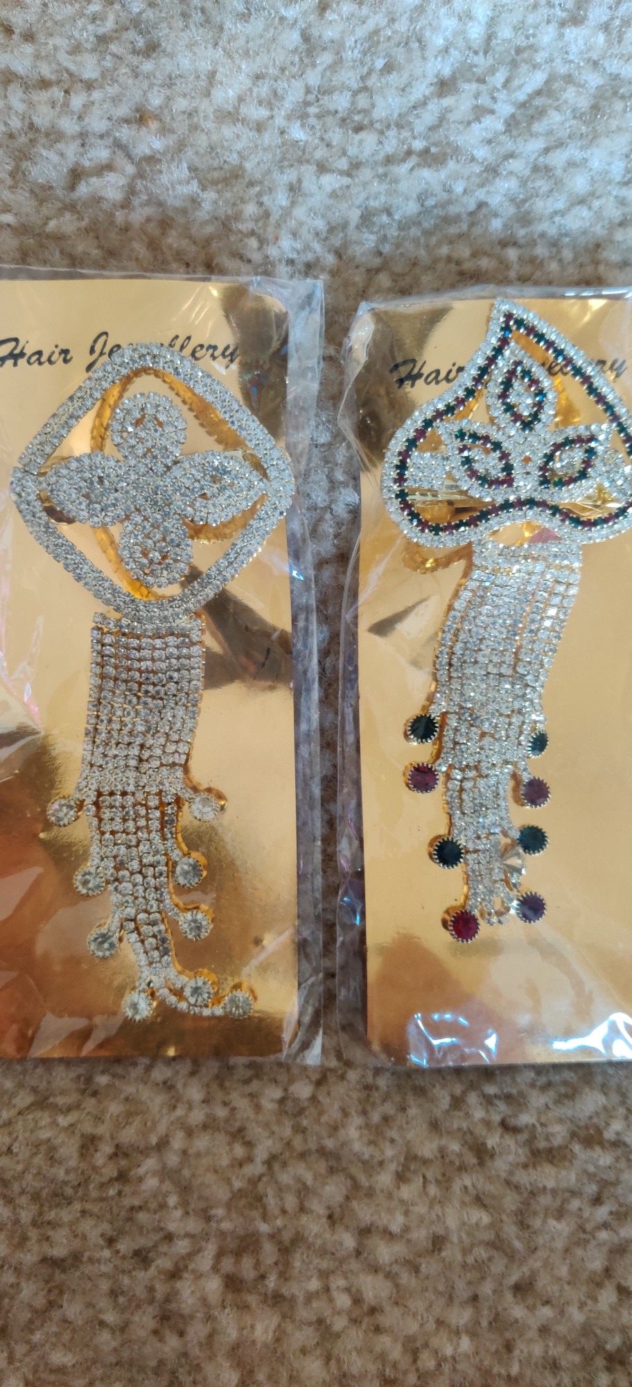 Hair clips hanging model...