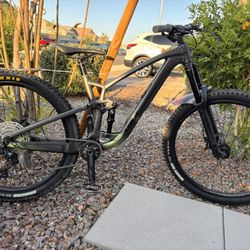 2023 TREK FUEL EX 7 M/L