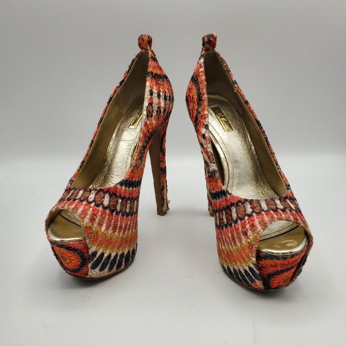 Wild Pair Women's Shoes Size 5.5 4" Heel