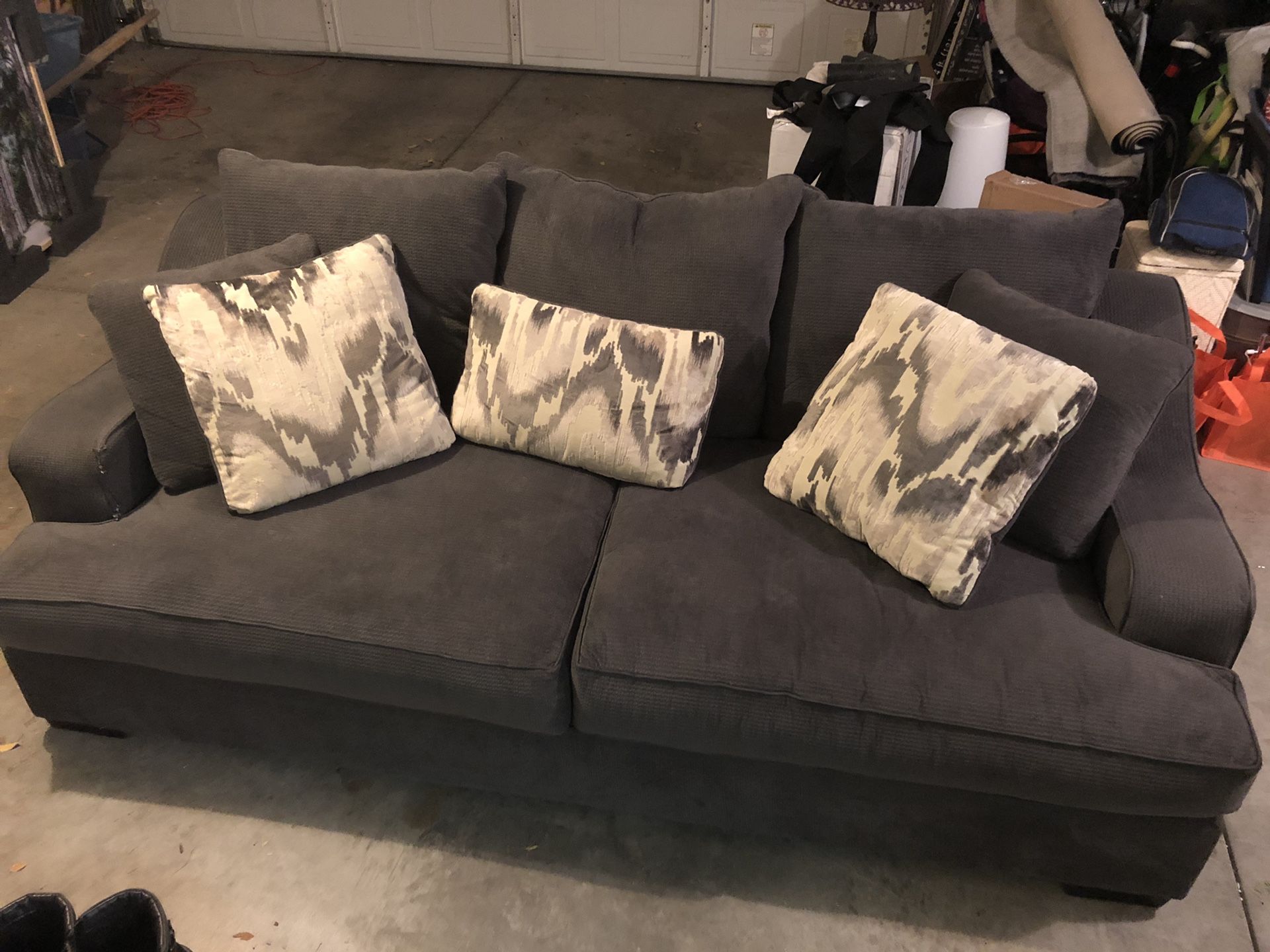 RC willey couch, sofa for Sale in Henderson, NV OfferUp