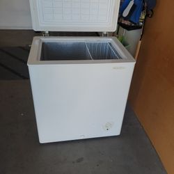 Frigidaire Deep Freezer