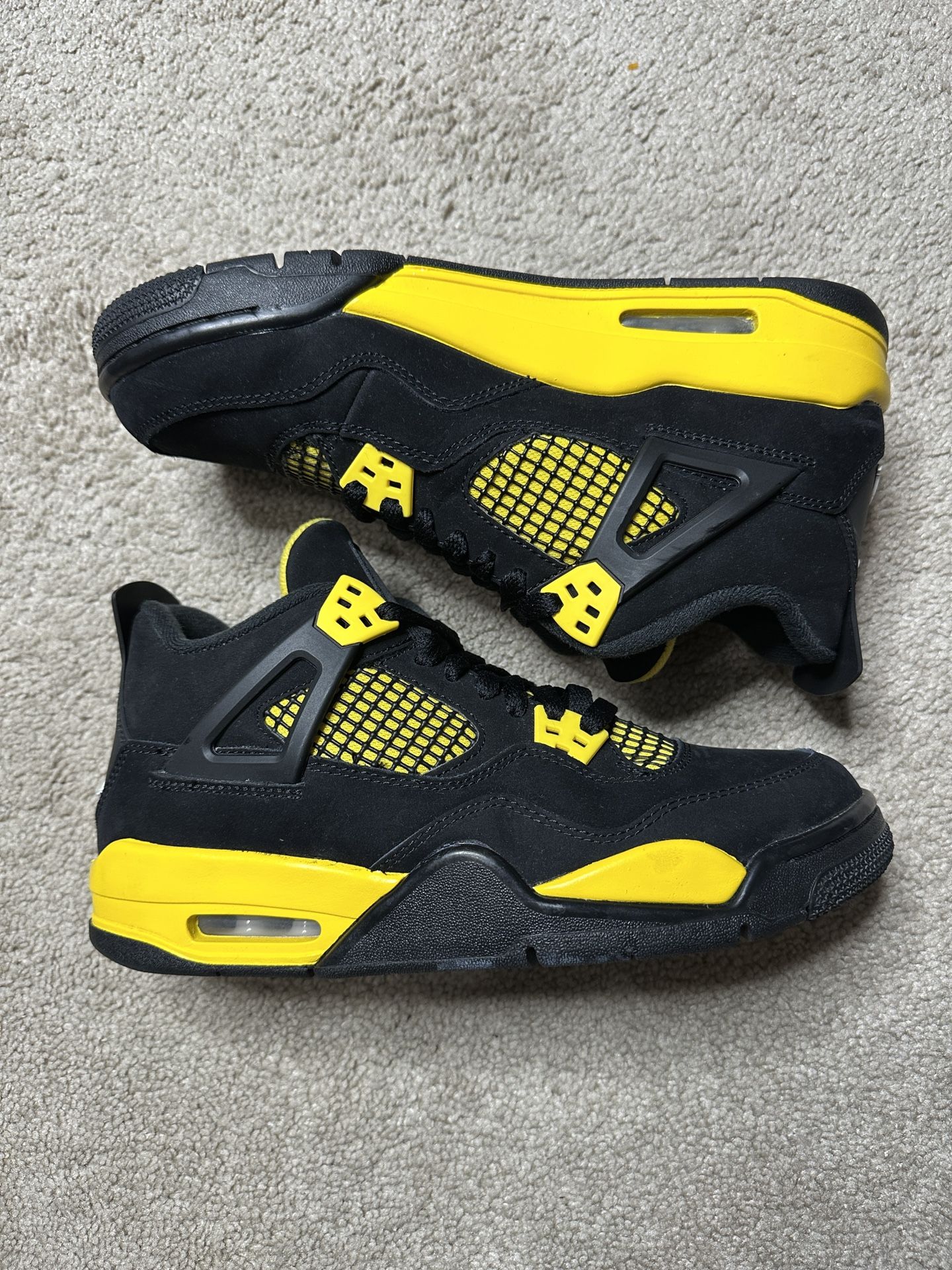 Jordan Retro 4 “Thunder”