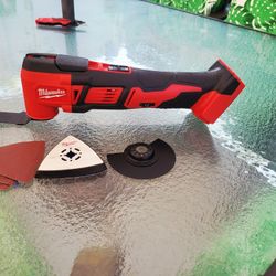 Milwaukee M18 18V Lithium-Ion Cordless Oscillating Multi-Tool (Tool-Only