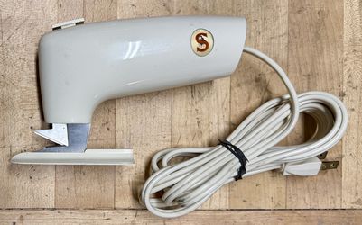 Vintage Singer Electric Fabric Cutter / Electric Scissors