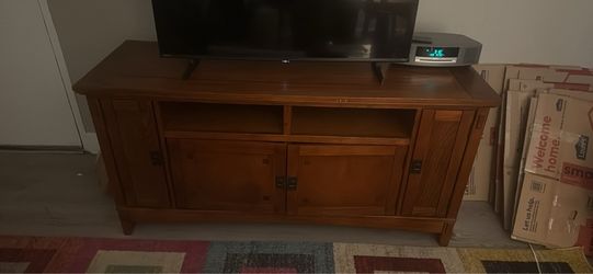 Solid wood tv stand