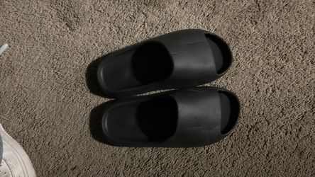 Black slides size 6.5 adults\kids