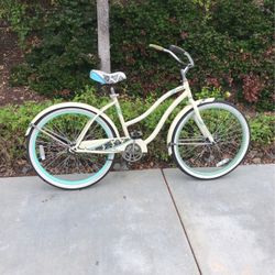 26” Huffy Cranbrook Ladies Light Yellow Beach Cruiser 
