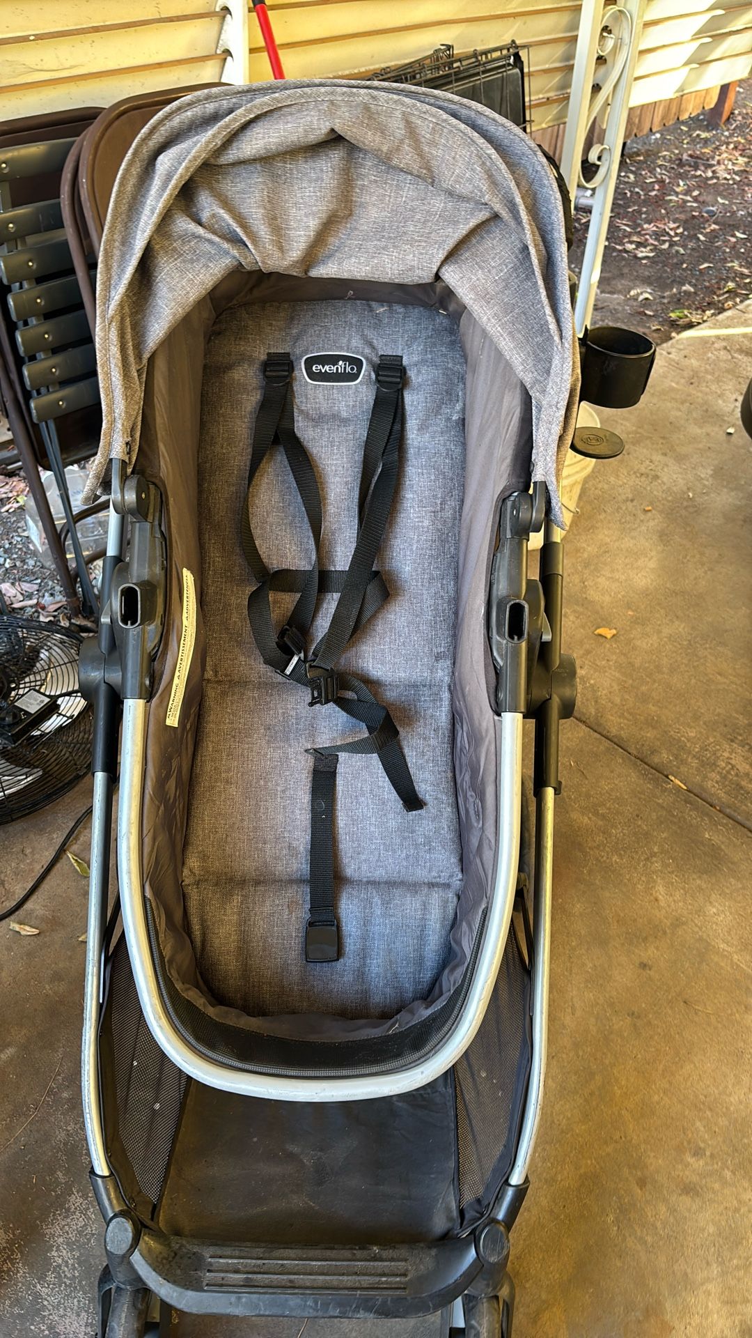 Evenflo Pivot Modular Travel System with LiteMax Infant Car Seat