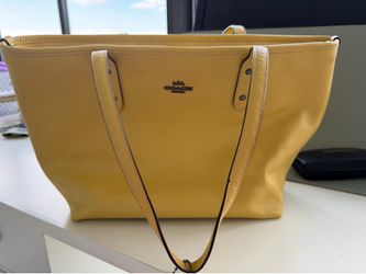 Coach Yellow Leather Tote Bag – Large 👜