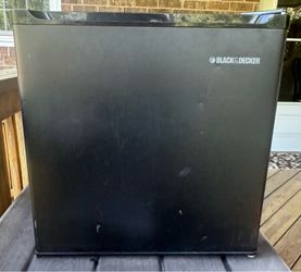 Mini fridge
