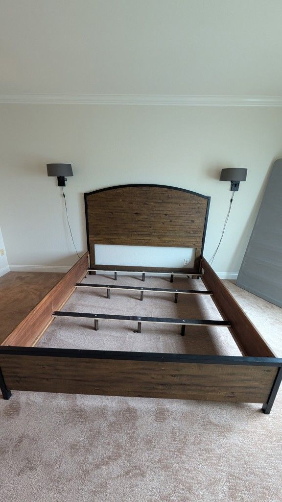 King Bed. Standard King. Excellent Condition