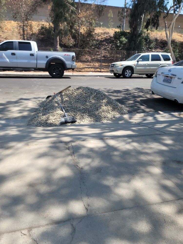 FREE GRAVEL