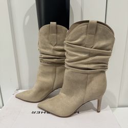 NEW Marc Fisher, Size 7, Tan Gienna Scrunch Boot