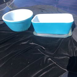 Vintage Blue Pyrex 0502 with Ribbed Lid and Bowl 