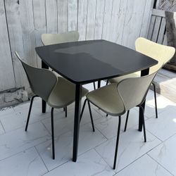 Table With Chairs 