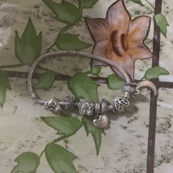 Pandora Bracelet With Charms 