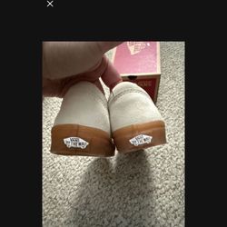 NIB WOMENS Vans Ward Sneaker -SIZE 8 SHOES