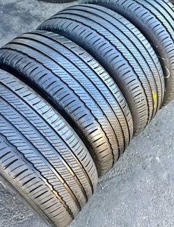 235/45/18 Michelin vendo un set de llantas usadas excelente condiciones de vida las 4 ✅🤩I am selling a set of used tires, all 4 in excellent living c