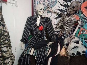 Halloween skeleton life sized