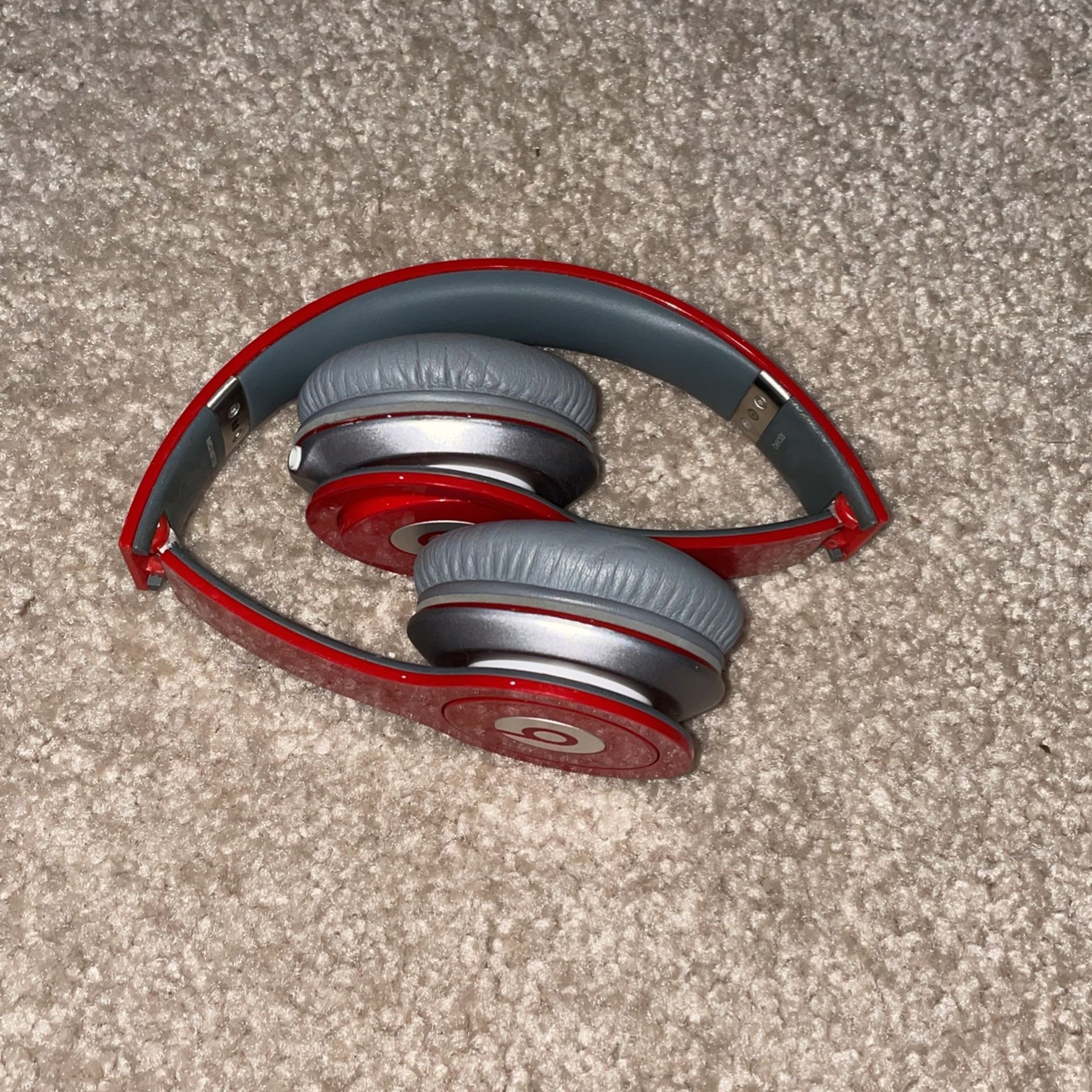 Cyberplads manuskript Mug Collectors Item: Solo HD Special Edition RED Beats By Dre for Sale in  Seattle, WA - OfferUp
