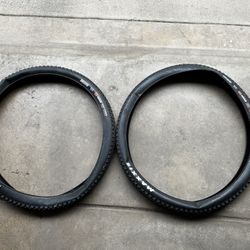 Maxxis 29x2.35 Tubeless Ready Tires