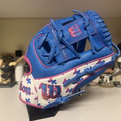 Wilson A2000 1786 11.5” Love the Moments RHT