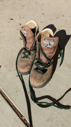 Raichle Hiking Boots US 9 (EU 42)