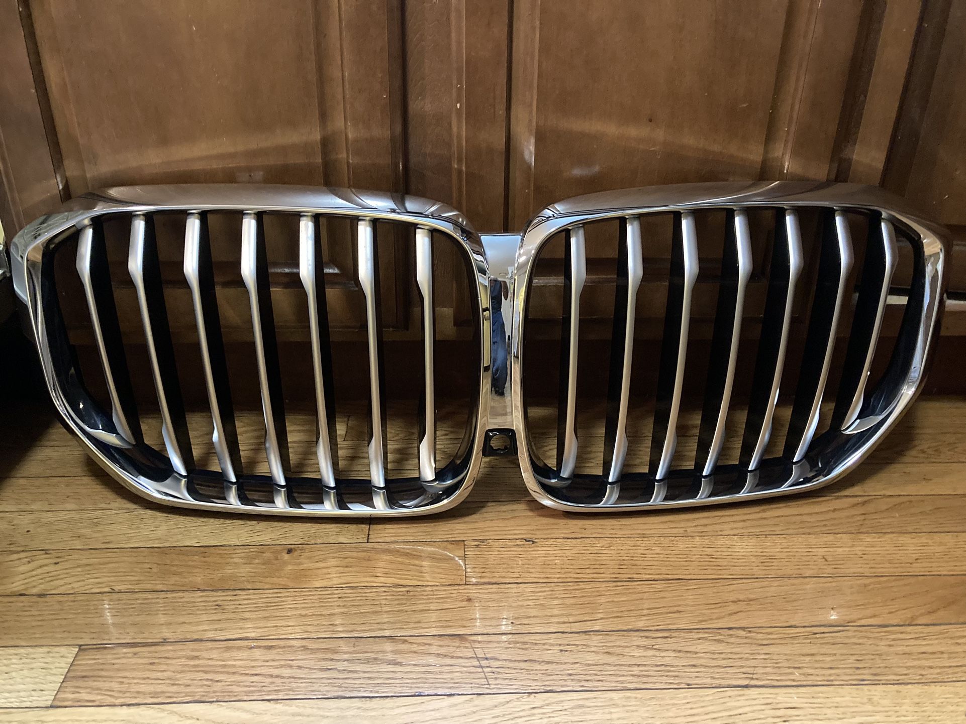 2019 2021 BMW X5 FRONT UPPER GRILL CHROME (contact info removed)1