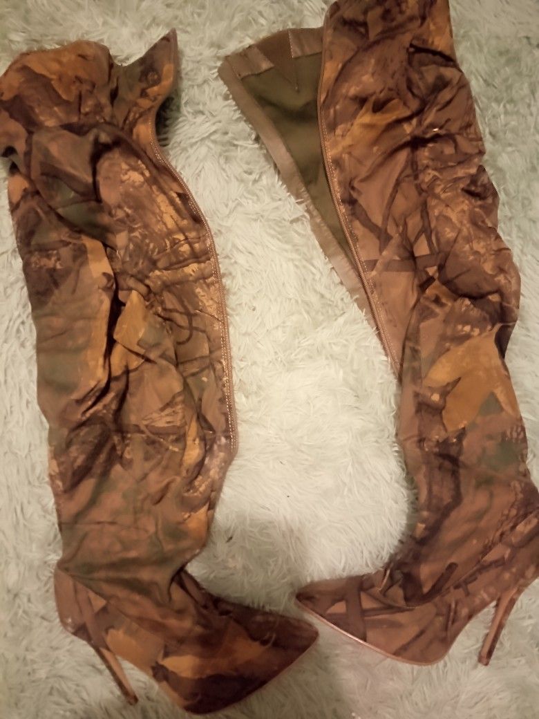 Camouflage Boots