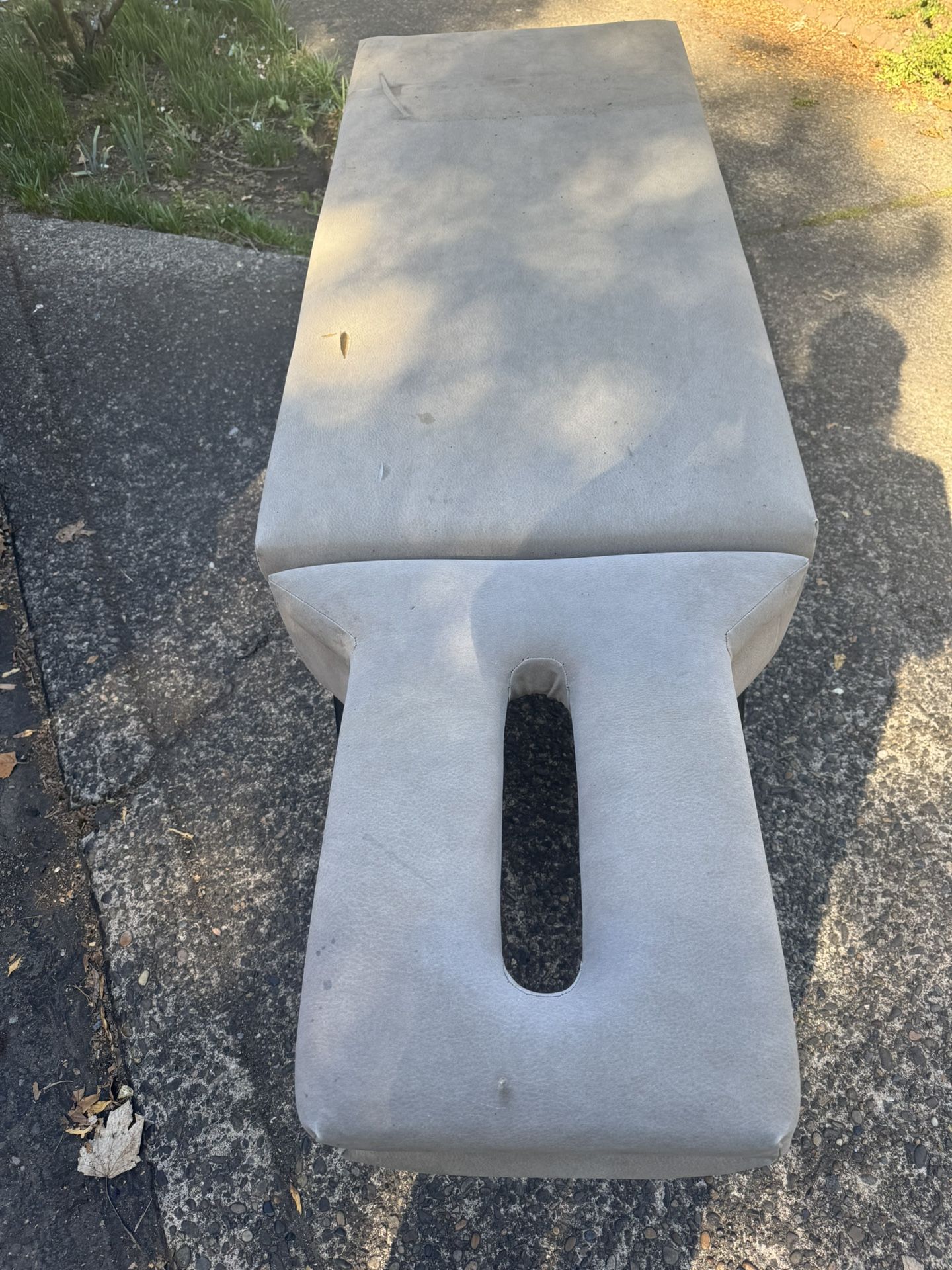 FREE MASSAGE TABLE