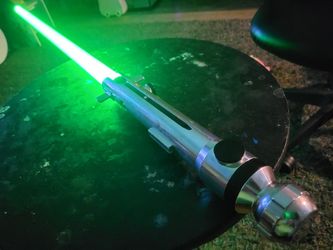 AHSOKA TANO Clone Wars Lightsaber Star Wars SOLO'S HOLD