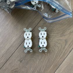 45 NEW Outlet Receptacles 15 Amp White 