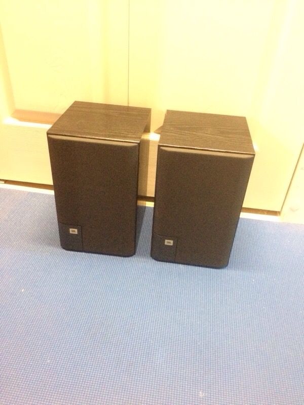 JBL J520M Bookshelf Speakers