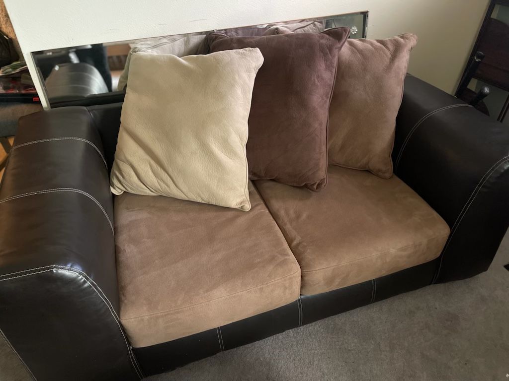 Couch & Love seat 400$ Or best offer.. Throw A Price Out Trying To Get Gone Today 
